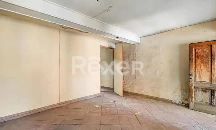 Rexer-Luino-La-tua-nuova-casa-da-reinventare-indipendente-su-tre-livelli-Altro