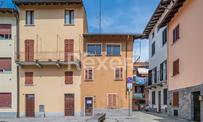 Rexer-Luino-La-tua-nuova-casa-da-reinventare-indipendente-su-tre-livelli-Altro