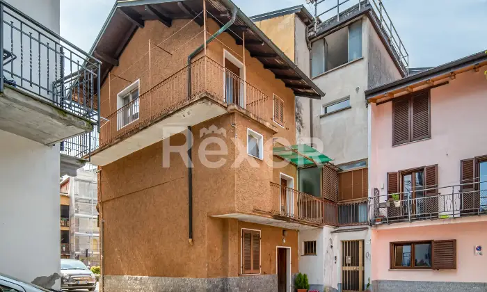Rexer-Luino-La-tua-nuova-casa-da-reinventare-indipendente-su-tre-livelli-Altro