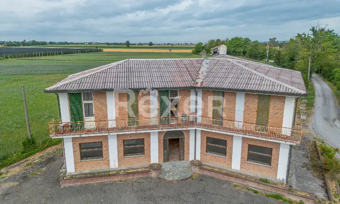 Rexer-Tortona-Intero-stabile-in-vendita-in-zona-strategica-e-in-forte-sviluppo-Altro