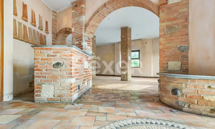 Rexer-Tortona-Intero-stabile-in-vendita-in-zona-strategica-e-in-forte-sviluppo-Altro