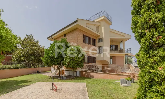 Rexer-Anzio-Prestigiosa-Villa-Indipendente-con-Ampio-Giardino-Altro