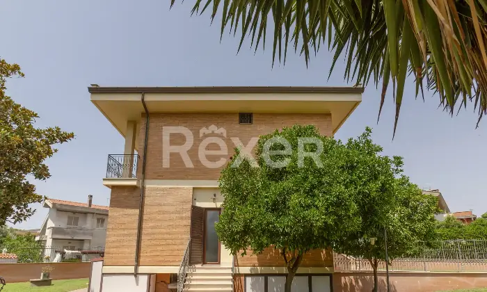 Rexer-Anzio-Prestigiosa-Villa-Indipendente-con-Ampio-Giardino-Altro