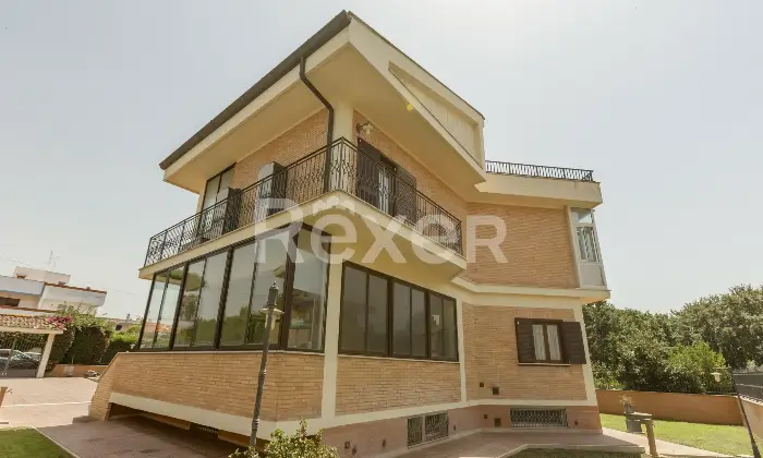 Rexer-Anzio-Prestigiosa-Villa-Indipendente-con-Ampio-Giardino-Altro