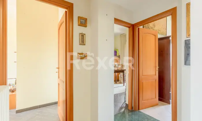 Rexer-Anzio-Prestigiosa-Villa-Indipendente-con-Ampio-Giardino-Altro