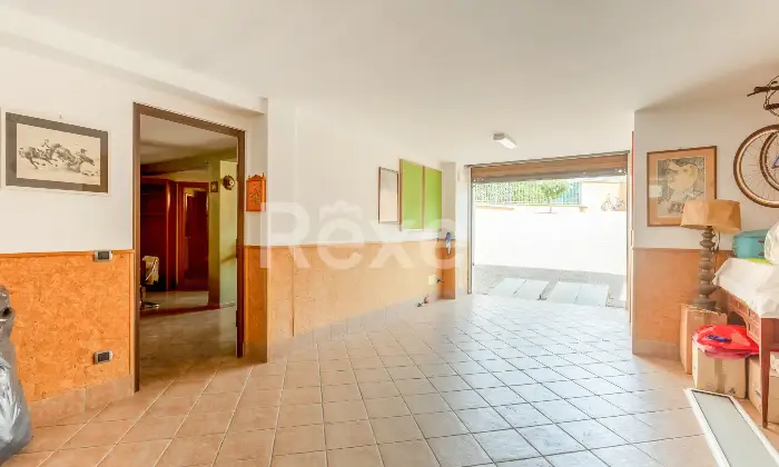 Rexer-Anzio-Prestigiosa-Villa-Indipendente-con-Ampio-Giardino-Altro