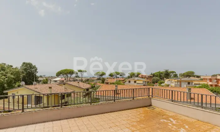 Rexer-Anzio-Prestigiosa-Villa-Indipendente-con-Ampio-Giardino-Altro