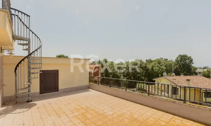 Rexer-Anzio-Prestigiosa-Villa-Indipendente-con-Ampio-Giardino-Altro