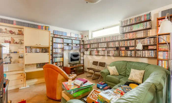 Rexer-Anzio-Prestigiosa-Villa-Indipendente-con-Ampio-Giardino-Altro