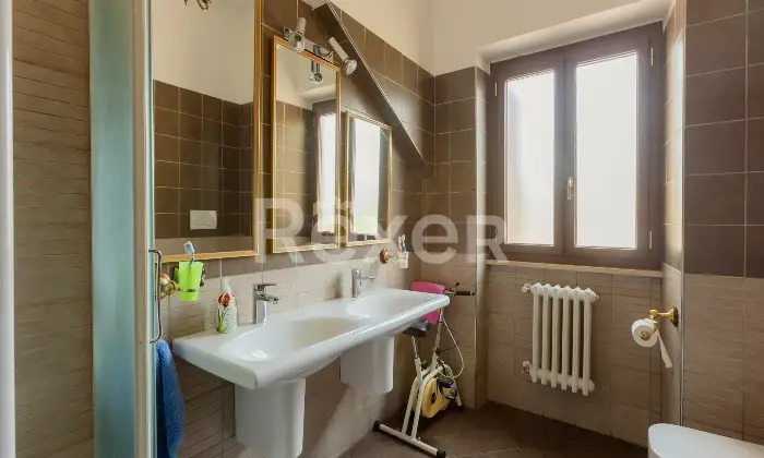 Rexer-Anzio-Prestigiosa-Villa-Indipendente-con-Ampio-Giardino-Altro