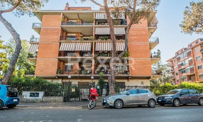 Rexer-Roma-Mostacciano-appartamento-su-due-livelli-di-ampia-metratura-Altro