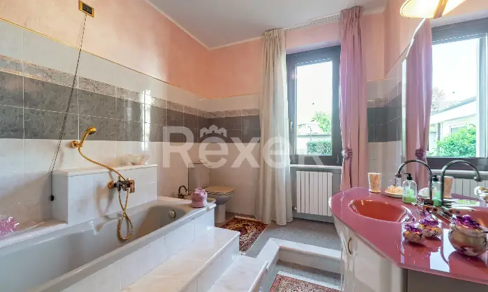 Rexer-Canegrate-Splendida-Villa-con-Piscina-Altro