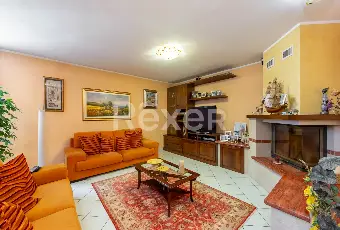 Rexer-Canegrate-Splendida-Villa-con-Piscina-Altro