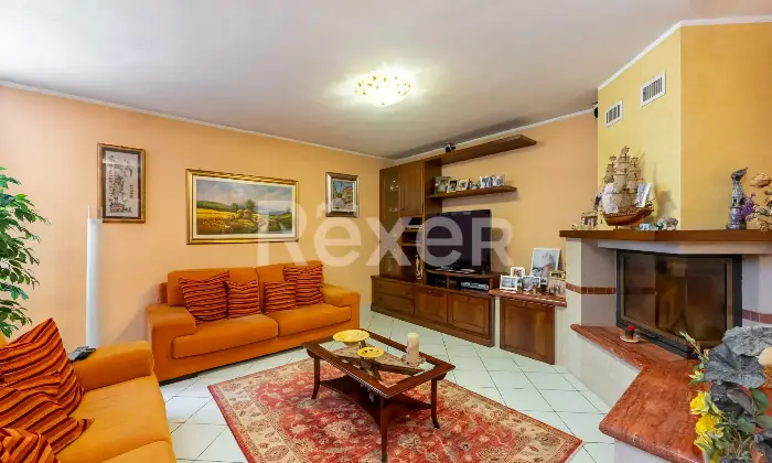 Rexer-Canegrate-Splendida-Villa-con-Piscina-Altro
