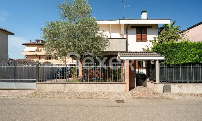 Rexer-Canegrate-Splendida-Villa-con-Piscina-Altro