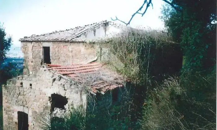 Rexer-Asissi-Antico-casale-da-ristrutturare-Altro