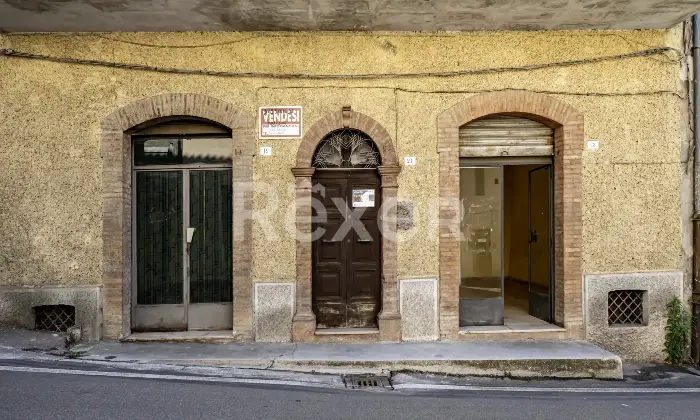 Rexer-Arrone-Palazzina-cieloterra-in-centro-Altro
