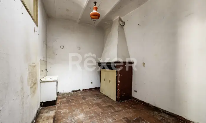Rexer-Arrone-Palazzina-cieloterra-in-centro-Altro