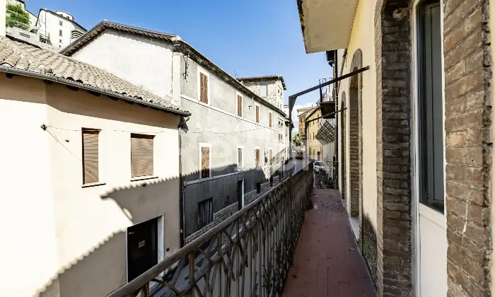 Rexer-Arrone-Palazzina-cieloterra-in-centro-Altro