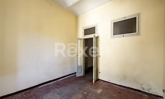Rexer-Arrone-Palazzina-cieloterra-in-centro-Altro