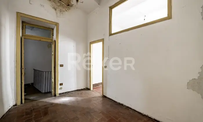 Rexer-Arrone-Palazzina-cieloterra-in-centro-Altro