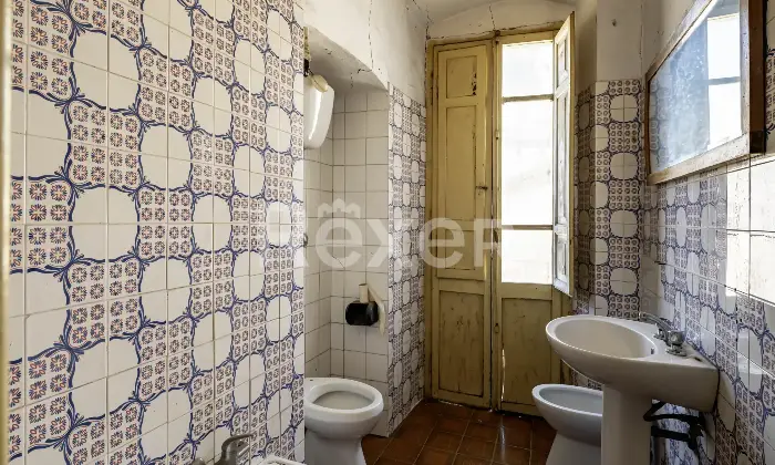 Rexer-Arrone-Palazzina-cieloterra-in-centro-Altro
