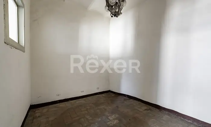 Rexer-Arrone-Palazzina-cieloterra-in-centro-Altro