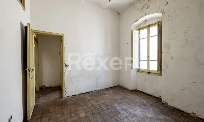 Rexer-Arrone-Palazzina-cieloterra-in-centro-Altro