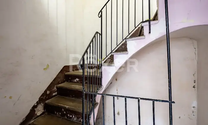 Rexer-Arrone-Palazzina-cieloterra-in-centro-Altro