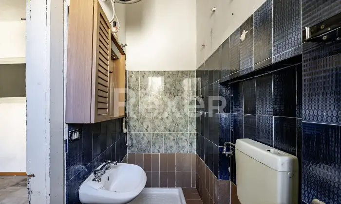 Rexer-Arrone-Palazzina-cieloterra-in-centro-Altro