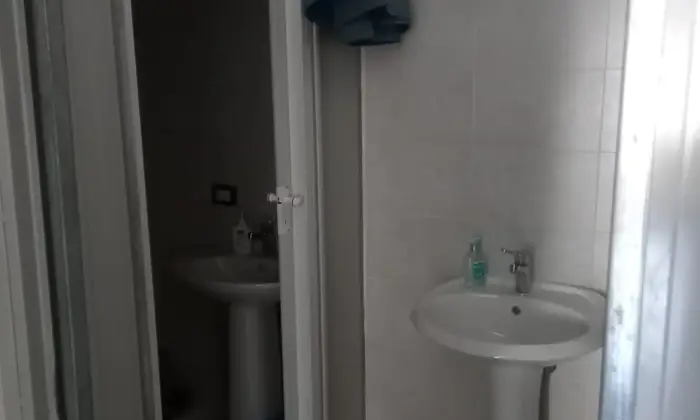 Rexer-Baiano-Locale-Commerciale-in-vendita-sito-in-Baiano-Bagno