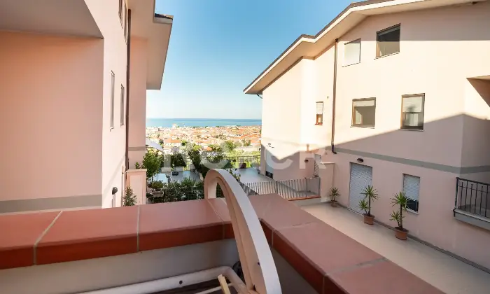 Rexer-Silvi-Appartamento-su-due-livelli-con-vista-mare-box-e-doppio-posto-auto-Altro