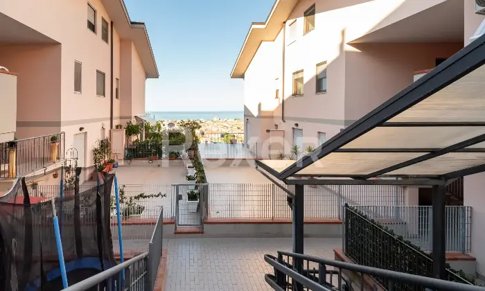 Rexer-Silvi-Appartamento-su-due-livelli-con-vista-mare-box-e-doppio-posto-auto-Altro
