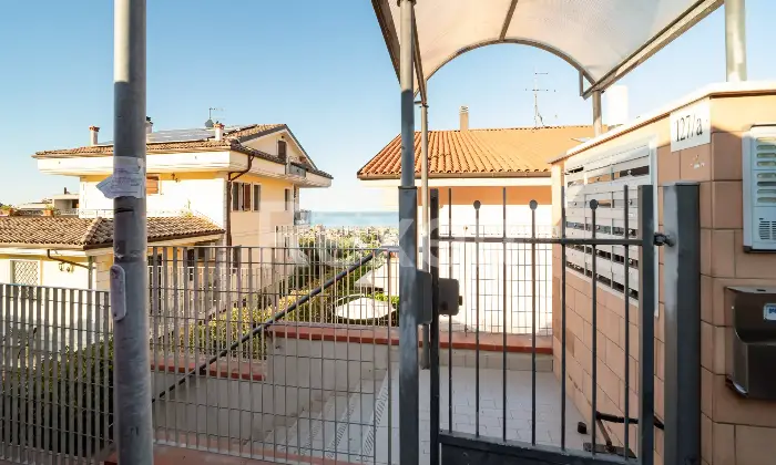 Rexer-Silvi-Appartamento-su-due-livelli-con-vista-mare-box-e-doppio-posto-auto-Altro