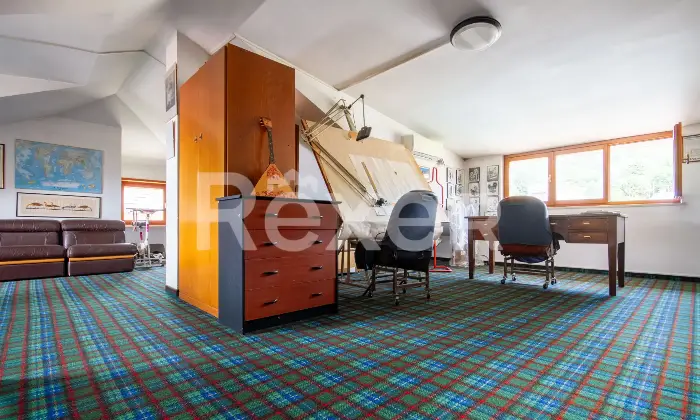 Rexer-Villarbasse-Villa-con-Terrazzo-e-giardino-Altro