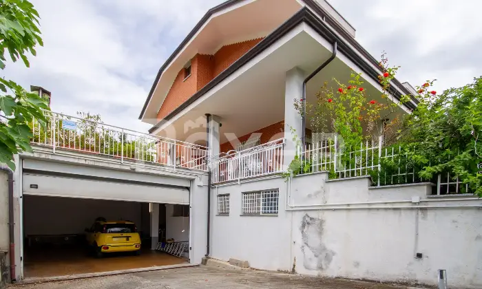 Rexer-Villarbasse-Porzione-di-Villa-Bifamiliare-Altro