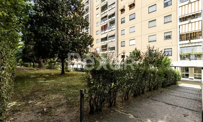 Rexer-Nichelino-ZONA-CASTELLO-PENTALOCALE-PIANO-ALTO-CON-POSTO-AUTO-NUMERATO-Facciata