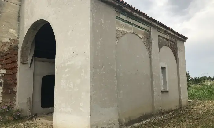 Rexer-San-Benedetto-Po-Casale-al-rustico-di-circa-mq-Giardino