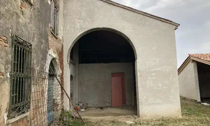 Rexer-San-Benedetto-Po-Casale-al-rustico-di-circa-mq-Garage