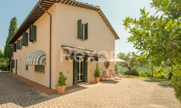 Rexer-Castrocaro-Terme-e-Terra-del-Sole-Villa-di-pregio-con-piscina-e-ettari-di-terreno-Altro