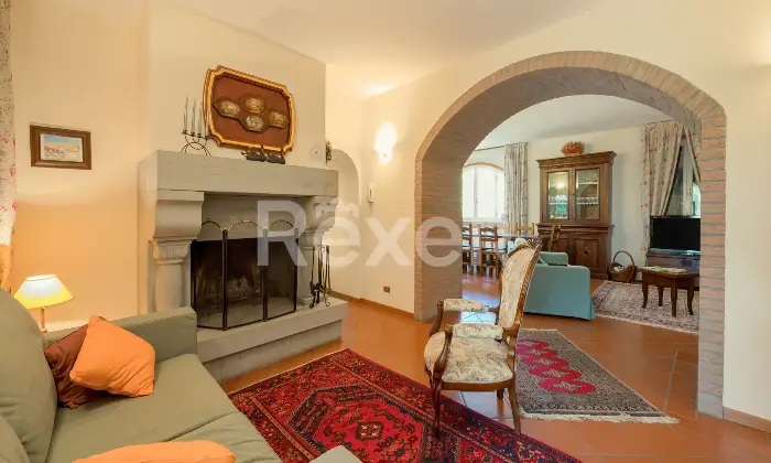 Rexer-Castrocaro-Terme-e-Terra-del-Sole-Villa-di-pregio-con-piscina-e-ettari-di-terreno-Altro