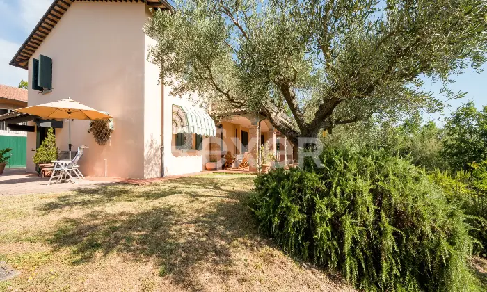 Rexer-Castrocaro-Terme-e-Terra-del-Sole-Villa-di-pregio-con-piscina-e-ettari-di-terreno-Altro
