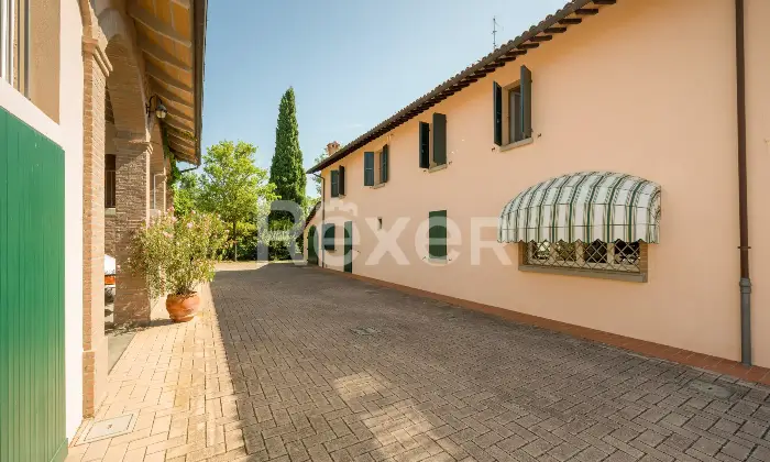 Rexer-Castrocaro-Terme-e-Terra-del-Sole-Villa-di-pregio-con-piscina-e-ettari-di-terreno-Altro