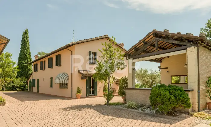 Rexer-Castrocaro-Terme-e-Terra-del-Sole-Villa-di-pregio-con-piscina-e-ettari-di-terreno-Altro