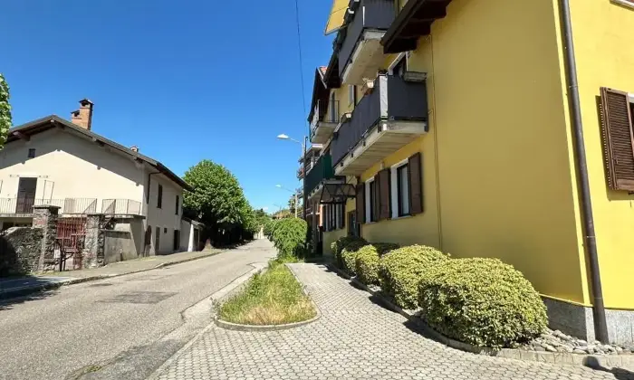 Rexer-Gavirate-Trilocale-doppi-servizi-e-box-doppio-Altro