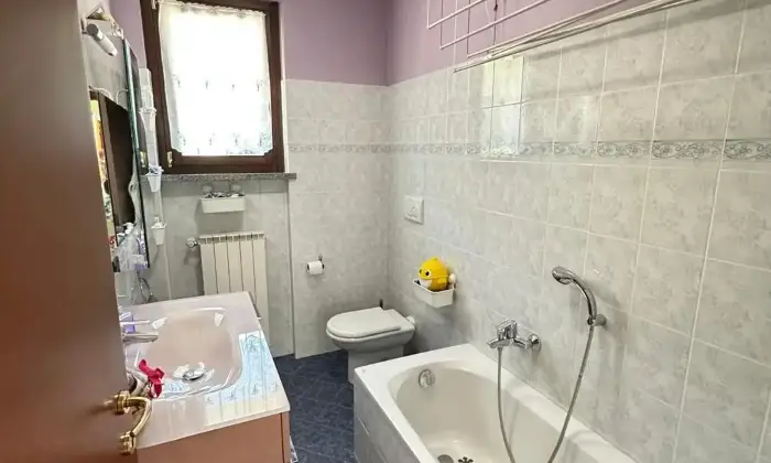 Rexer-Gavirate-Trilocale-doppi-servizi-e-box-doppio-Altro