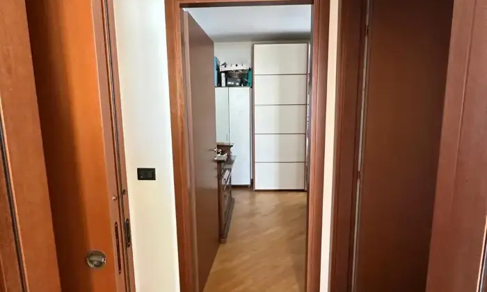 Rexer-Gavirate-Trilocale-doppi-servizi-e-box-doppio-Altro