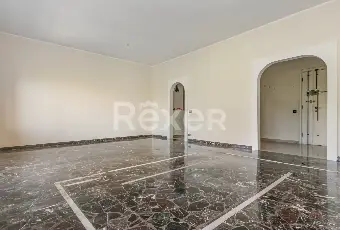 Rexer-Genova-Ampio-e-luminoso-appartamento-in-conteso-signorile-Altro