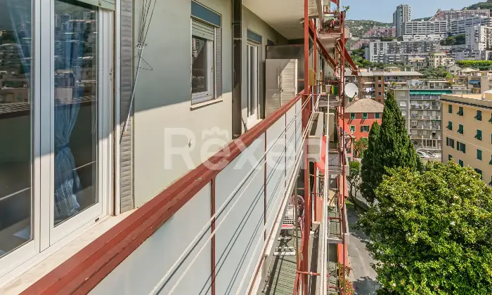 Rexer-Genova-Ampio-e-luminoso-appartamento-in-conteso-signorile-Altro