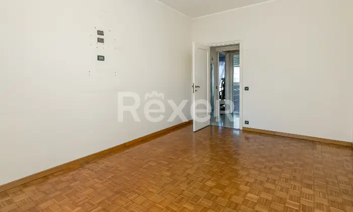 Rexer-Genova-Ampio-e-luminoso-appartamento-in-conteso-signorile-Altro